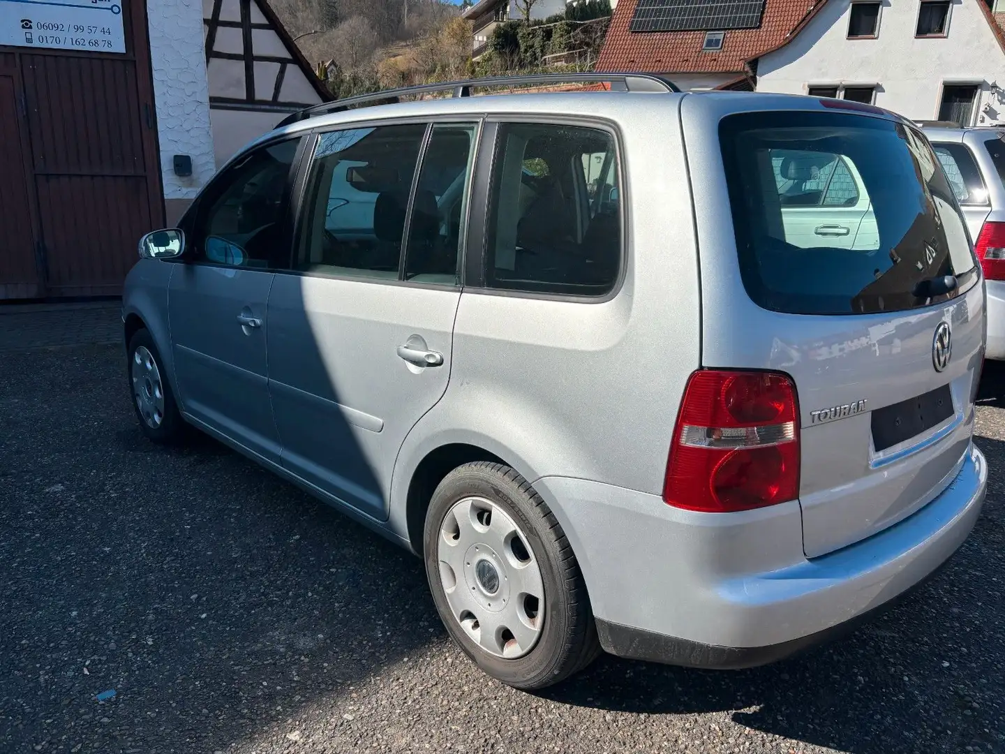 Volkswagen Touran Trendline Autom. 7-Sitze Срібний - 2