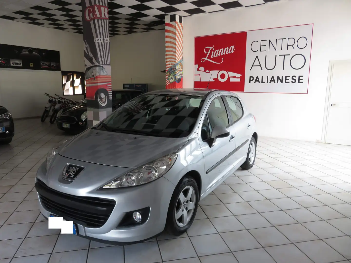 Peugeot 207 207 5p 1.4 hdi X-Line FL Gris - 2