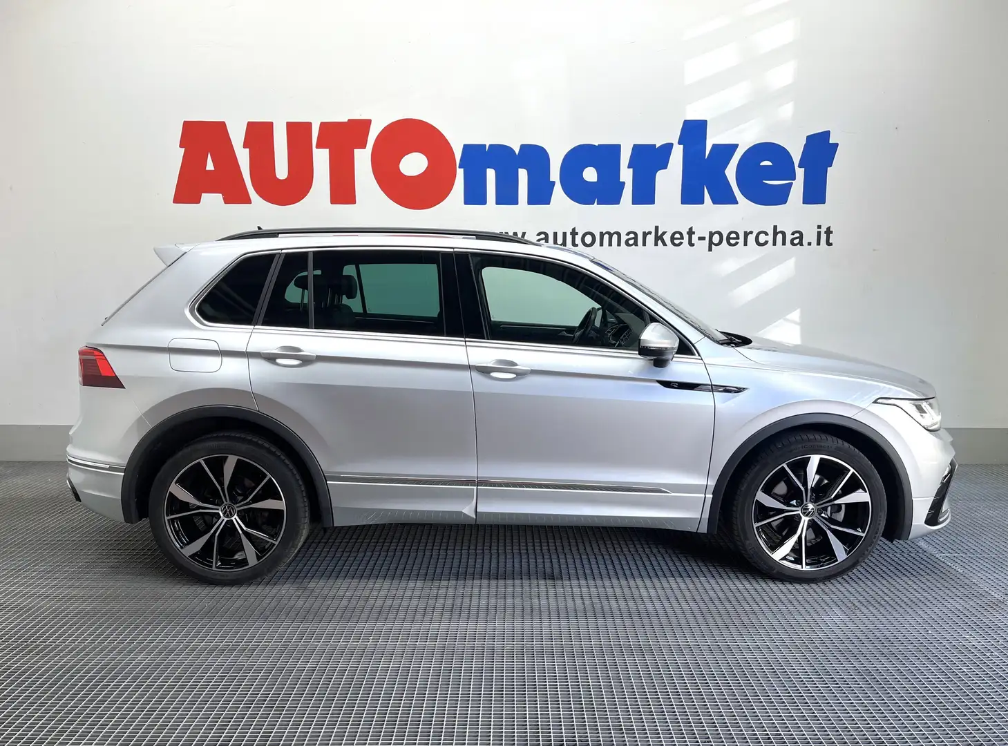 Volkswagen Tiguan 2.0 TSI R-Line 4motion 190cv dsg Silber - 1