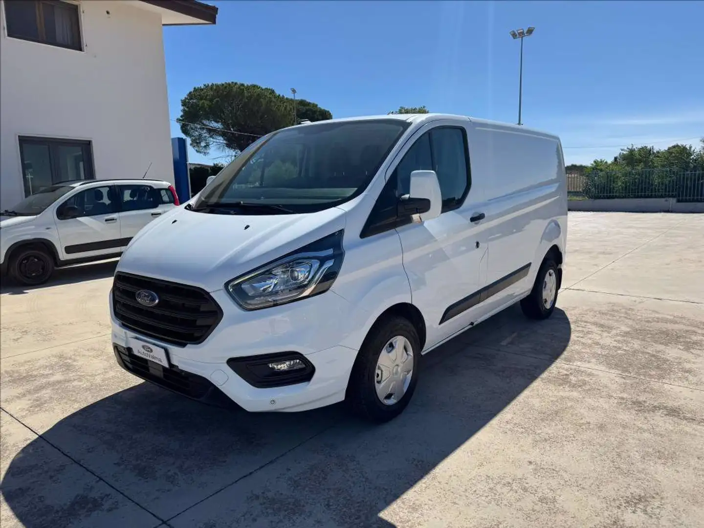 Ford Transit Custom 320 2.0 tdci 130cv Trend L1H1 E6 Blanc - 1