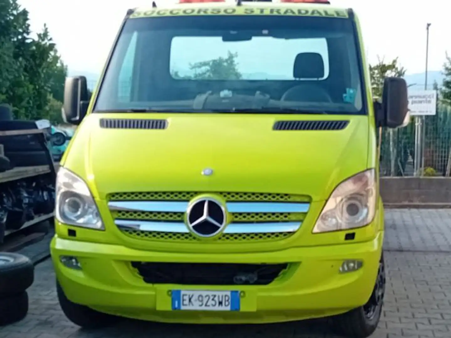 Mercedes-Benz Sprinter 518 Verde - 2
