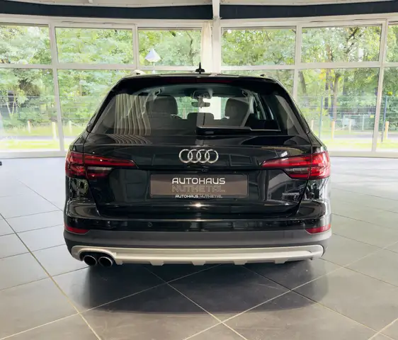 Audi A4 view 5