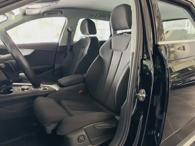 Audi A4 view 12