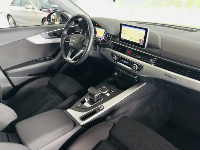 Audi A4 view 10