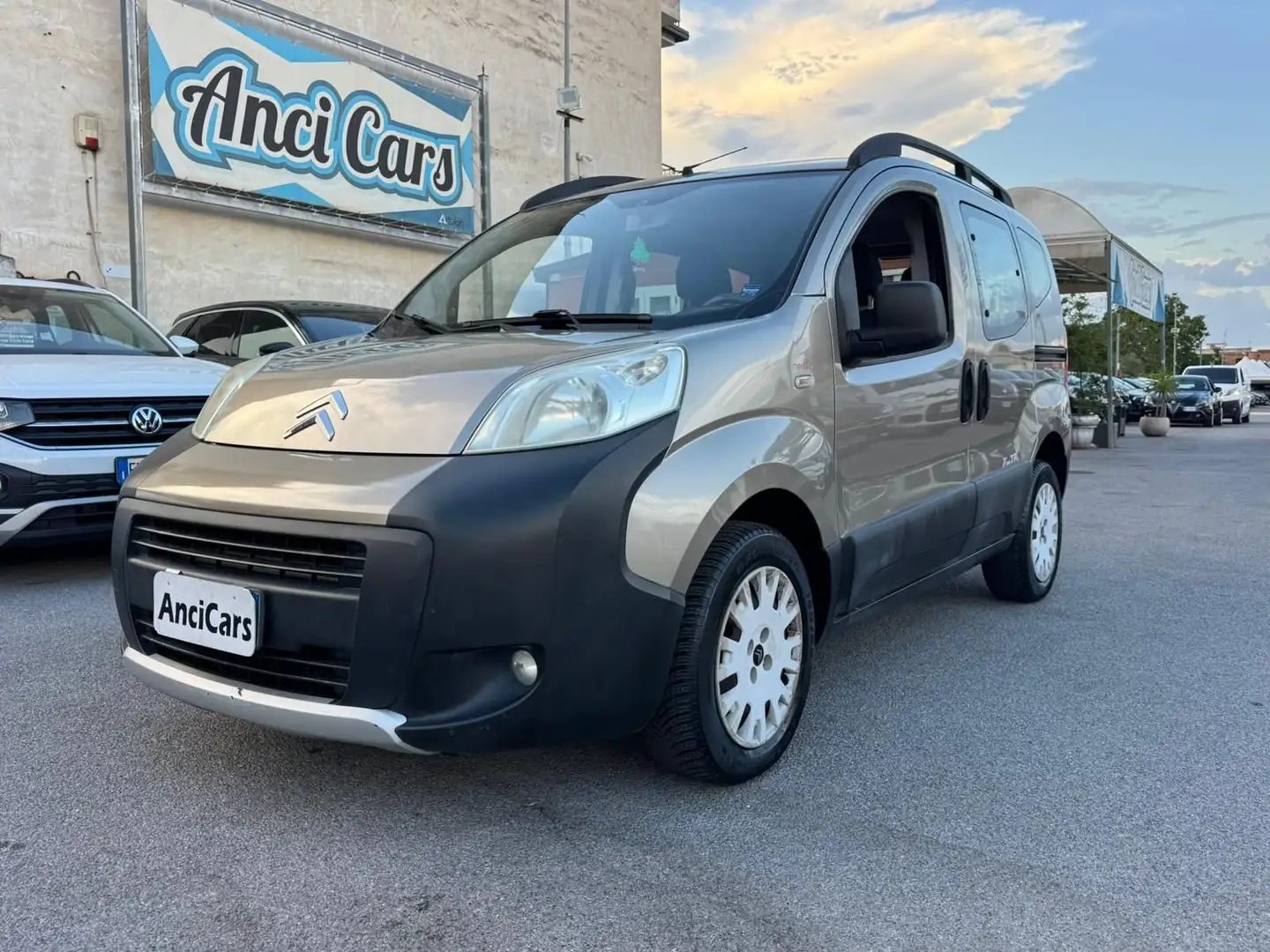 Citroen Nemo Nemo 1.3 hdi m-space Xtr Theatre Gold - 2