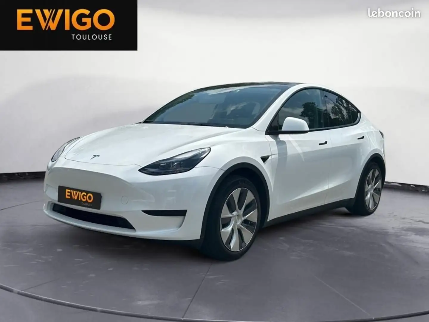 Tesla Model Y ELECTRIC 300CH 60KWH Blanc - 1