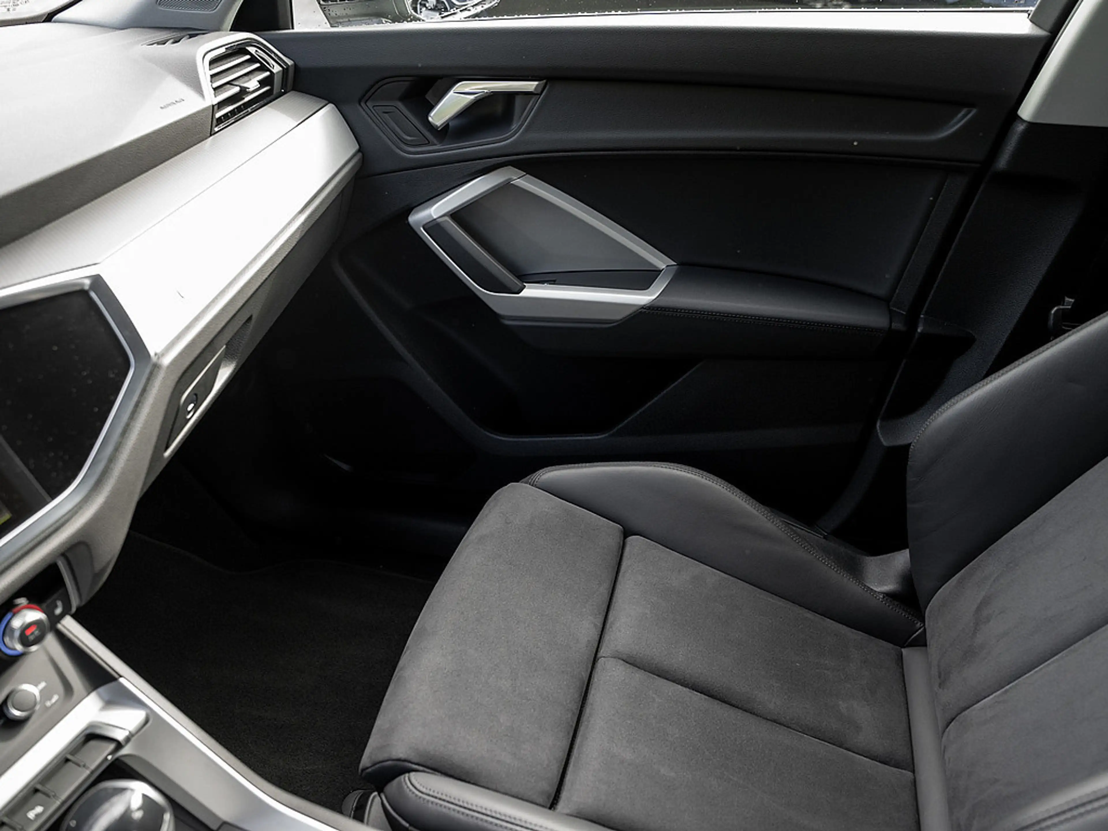 Audi Q3 Sportback 35 TFSI SHZ KLIMA — photo 10