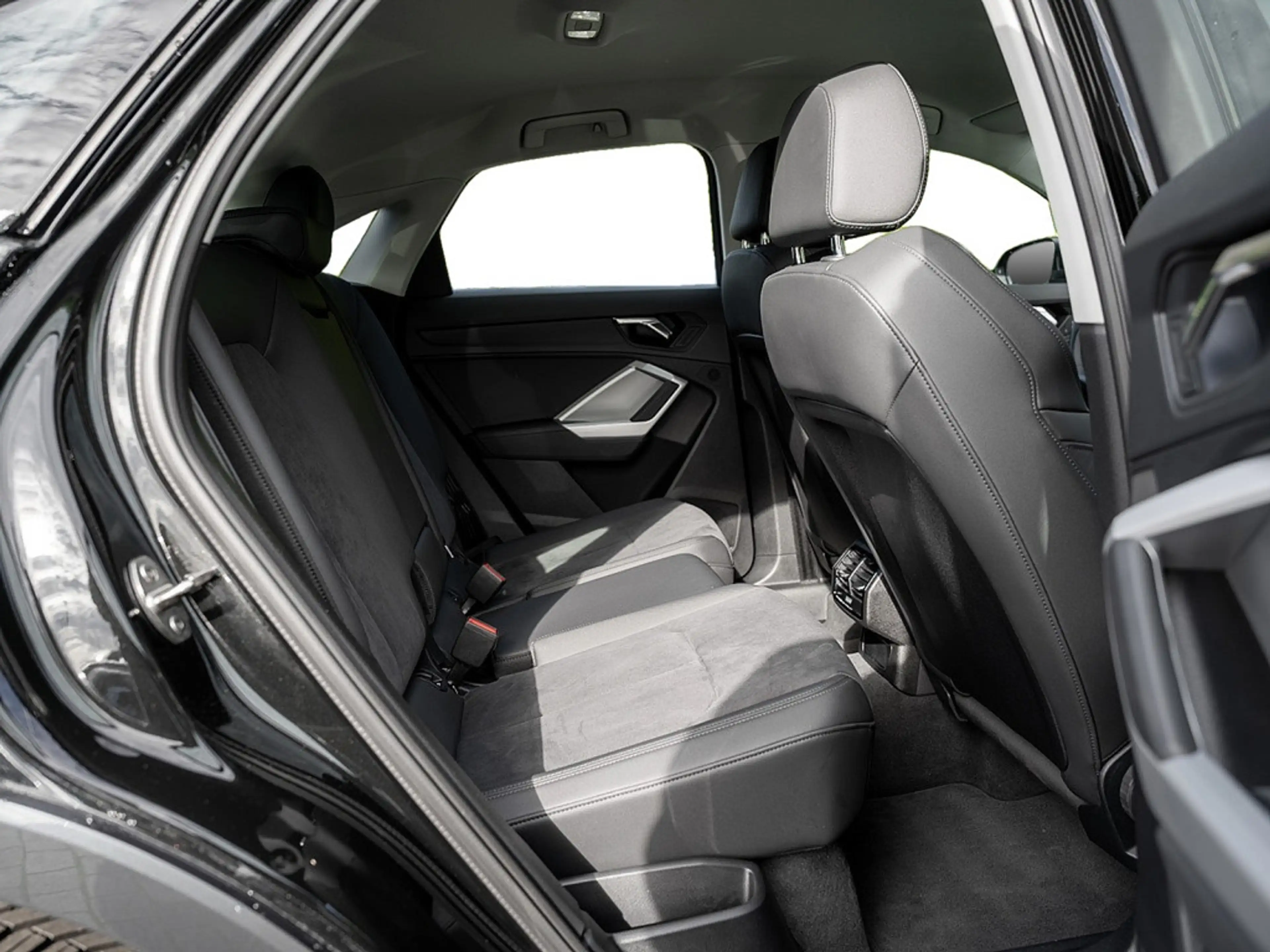 Audi Q3 Sportback 35 TFSI SHZ KLIMA — photo 4