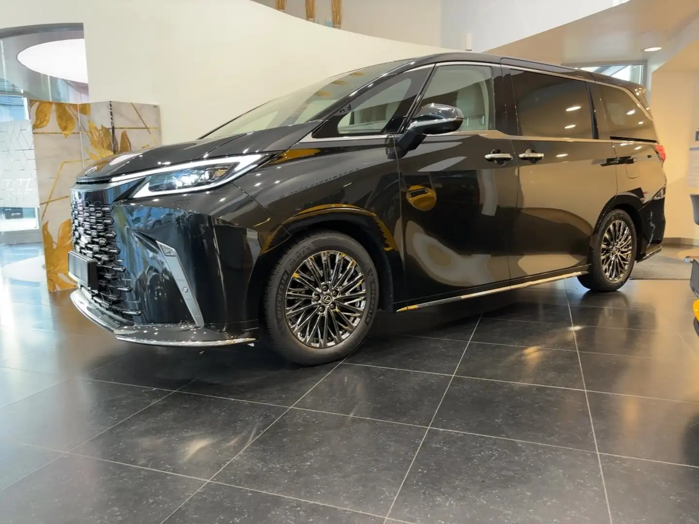 Lexus LM 350 h Luxury 4 Sitzer* Vollaussattaung Schwarz - 2