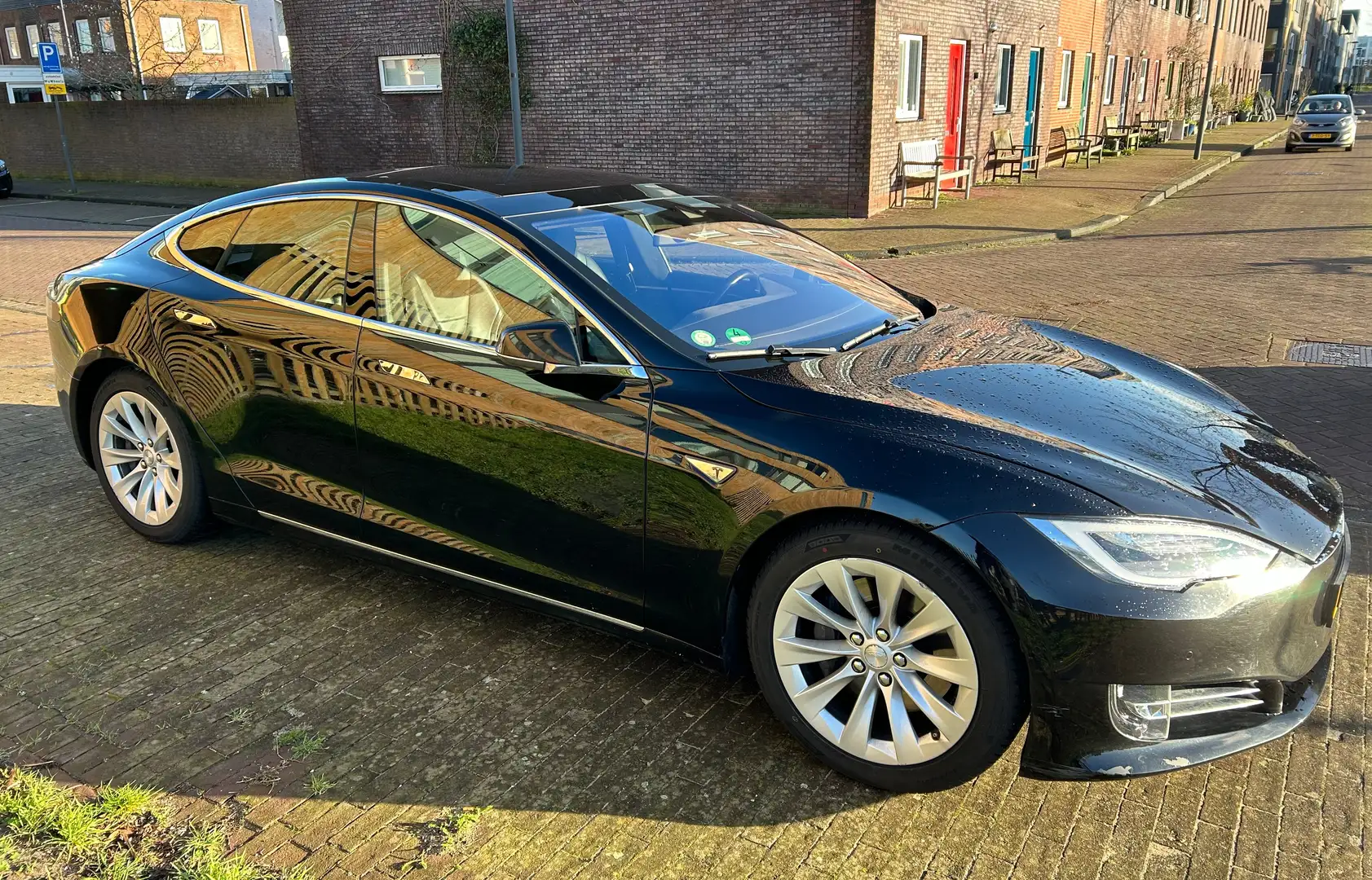 Tesla Model S 75D Free SuperCharge, PANO, AutoPilot Leer CCS 4x4 Black - 1