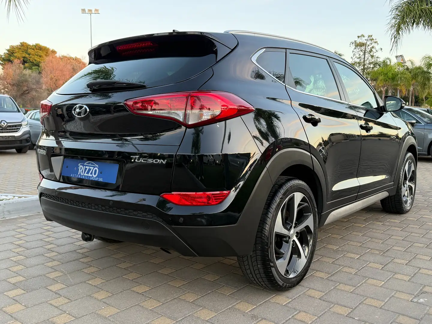 Hyundai TUCSON 1.7CRDI 116CV XPOSSIBLE NAVI PELLE NAVI 10/2017 Nero - 2