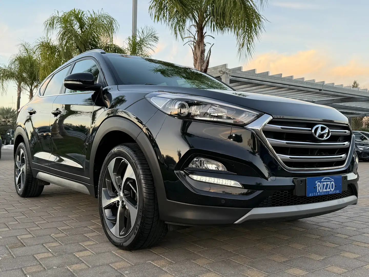 Hyundai TUCSON 1.7CRDI 116CV XPOSSIBLE NAVI PELLE NAVI 10/2017 Nero - 1