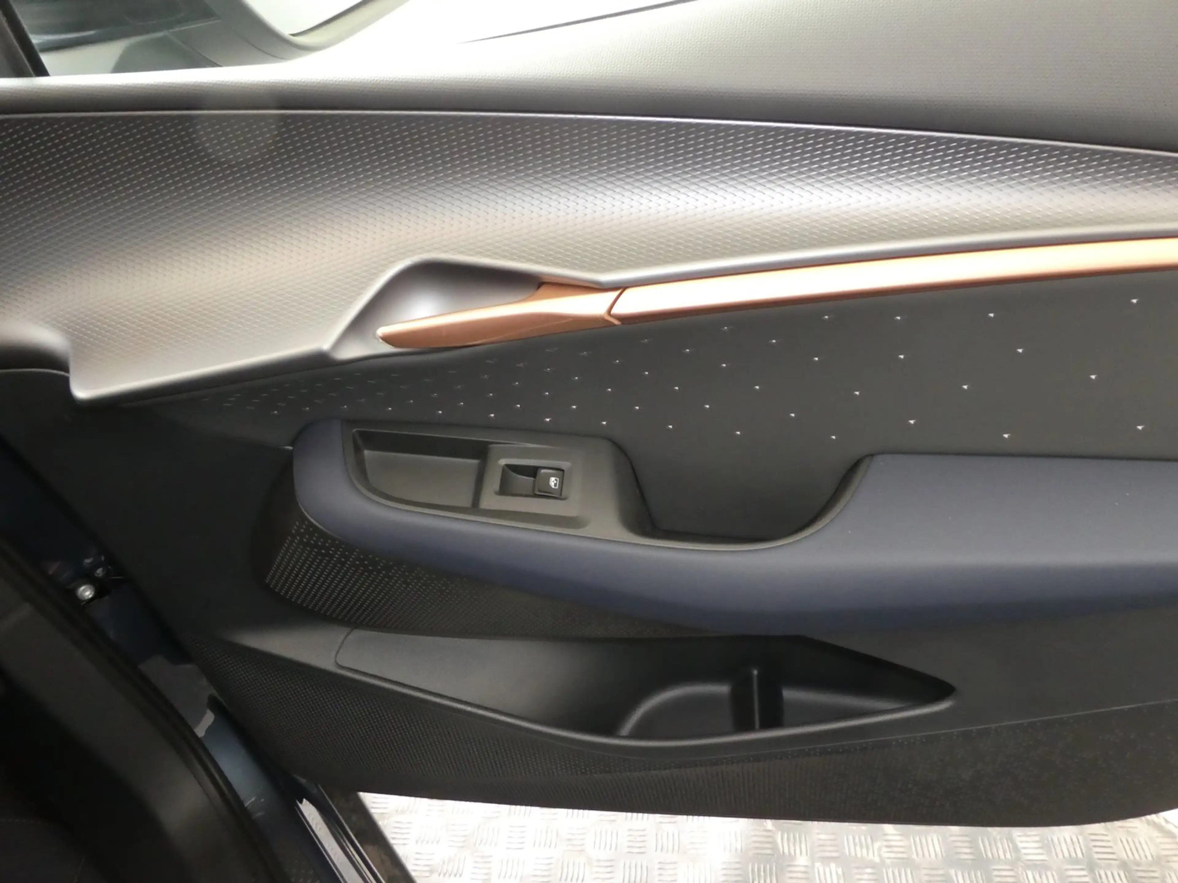 CUPRA Tavascan VZ Adrenaline 4Drive250kW/340PS — photo 13