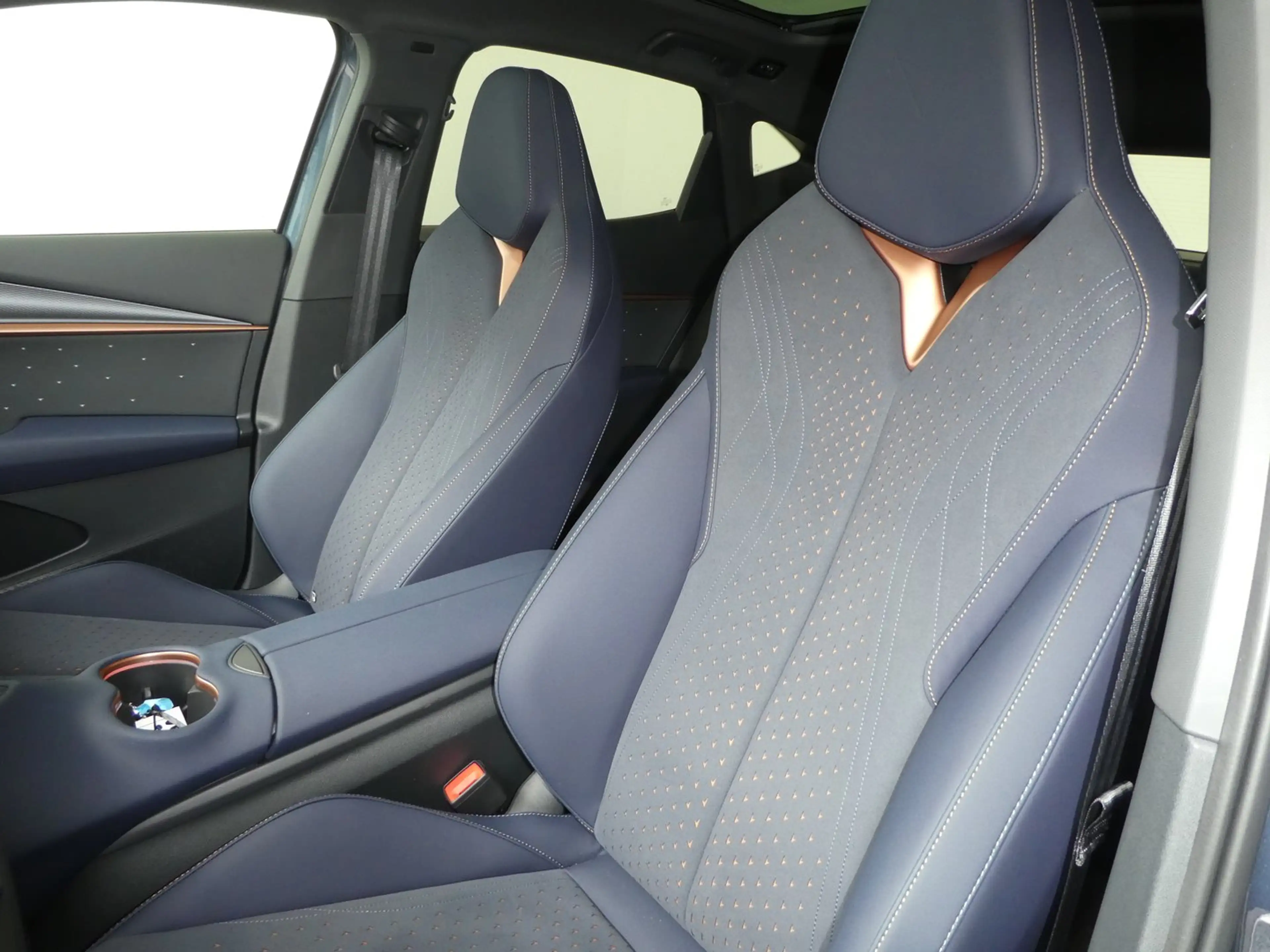 CUPRA Tavascan VZ Adrenaline 4Drive250kW/340PS — photo 4