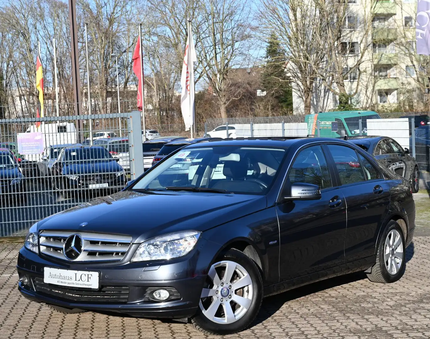 Mercedes-Benz C 250 CGI Autom. Schiebed. Navi Xenon 87tkm 1.Hd Grau - 2
