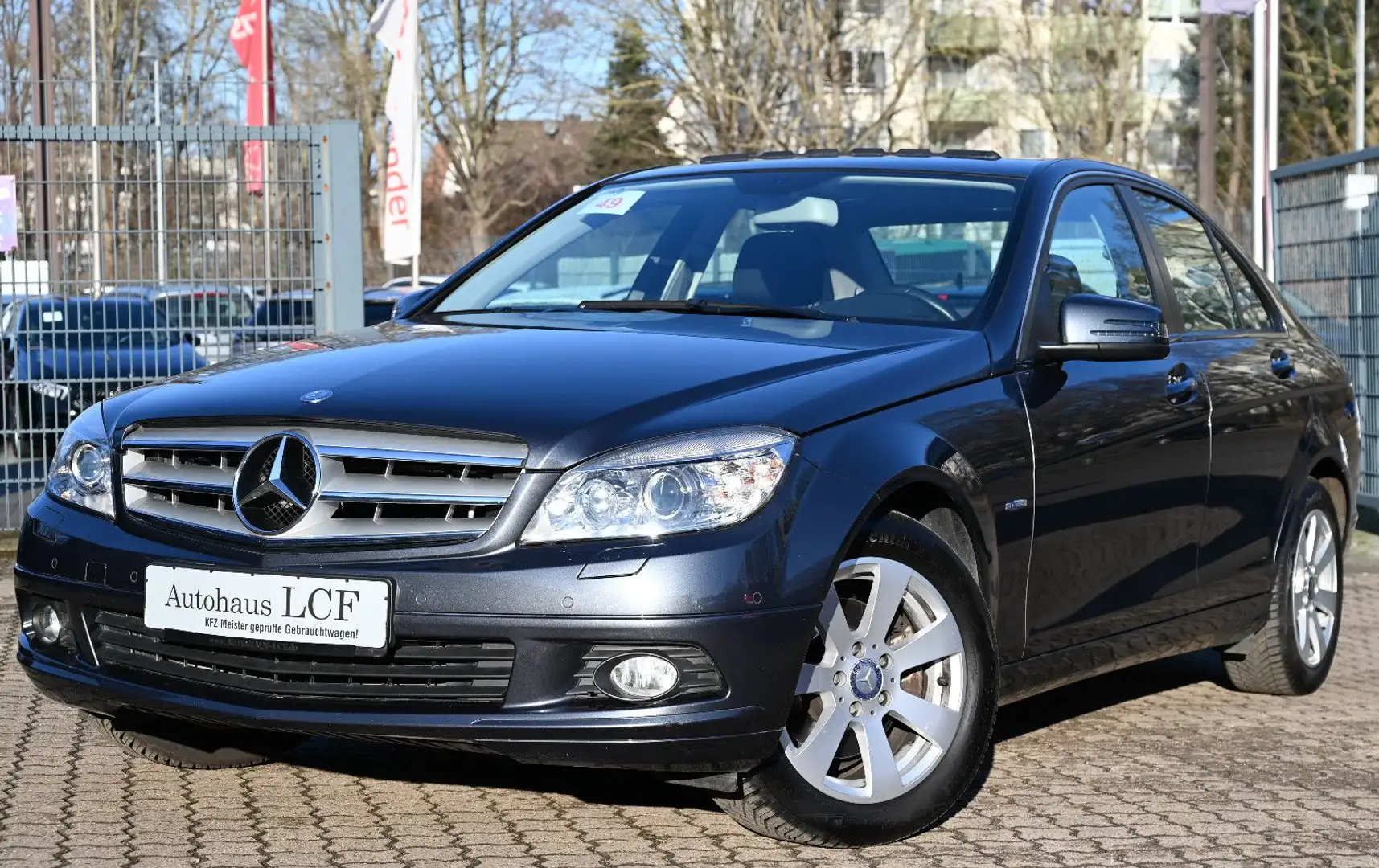 Mercedes-Benz C 250 CGI Autom. Schiebed. Navi Xenon 87tkm 1.Hd Grau - 1