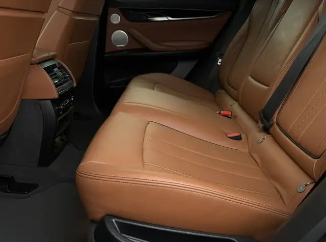 BMW X6 M view 8
