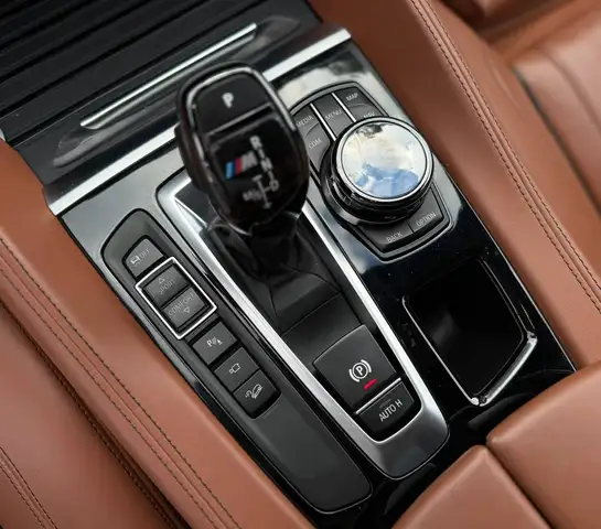 BMW X6 M view 9