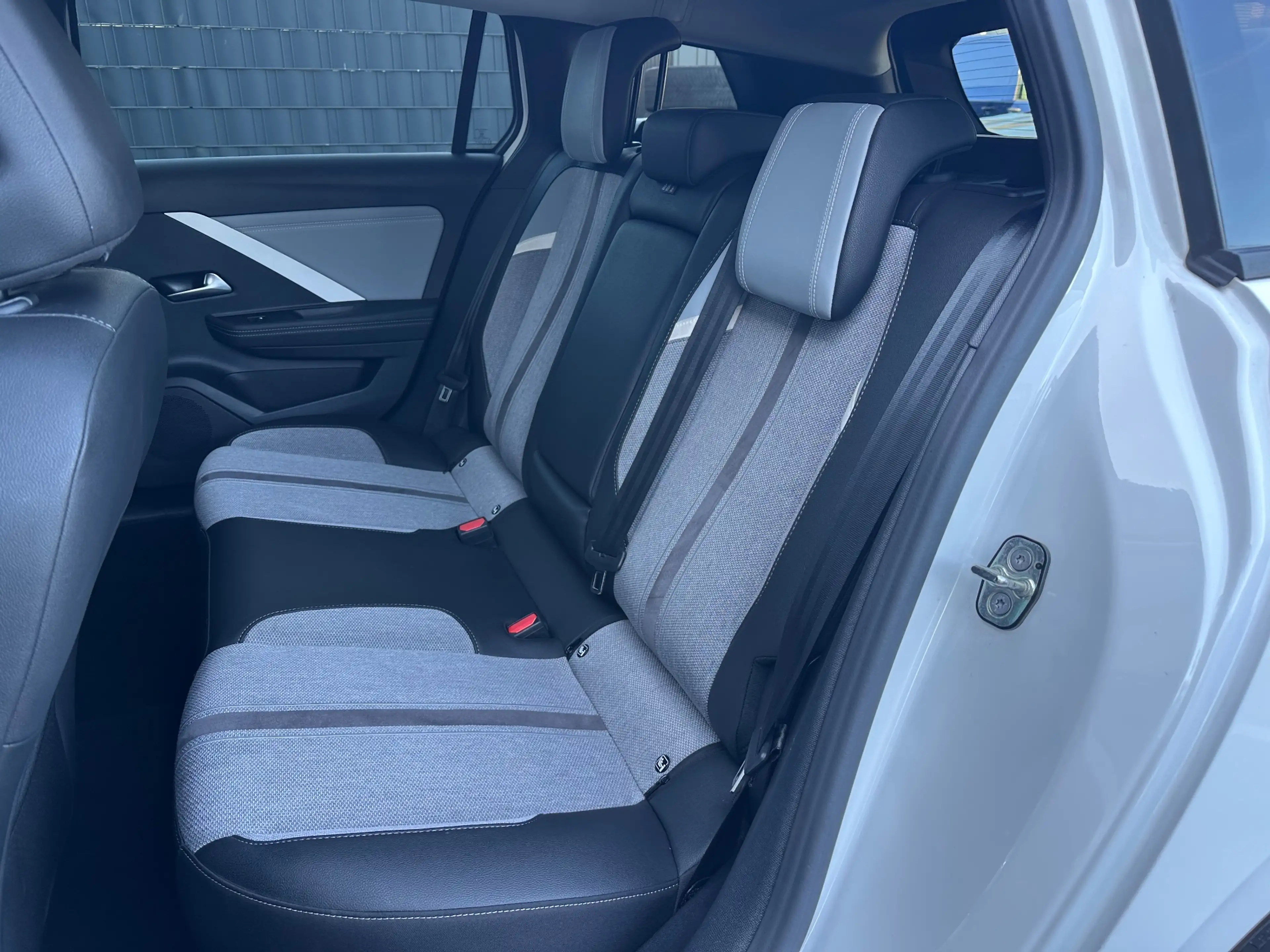Opel Astra SpT 1.5 D Aut. Business Elegance NAV+LED+VC+17ZO — photo 11