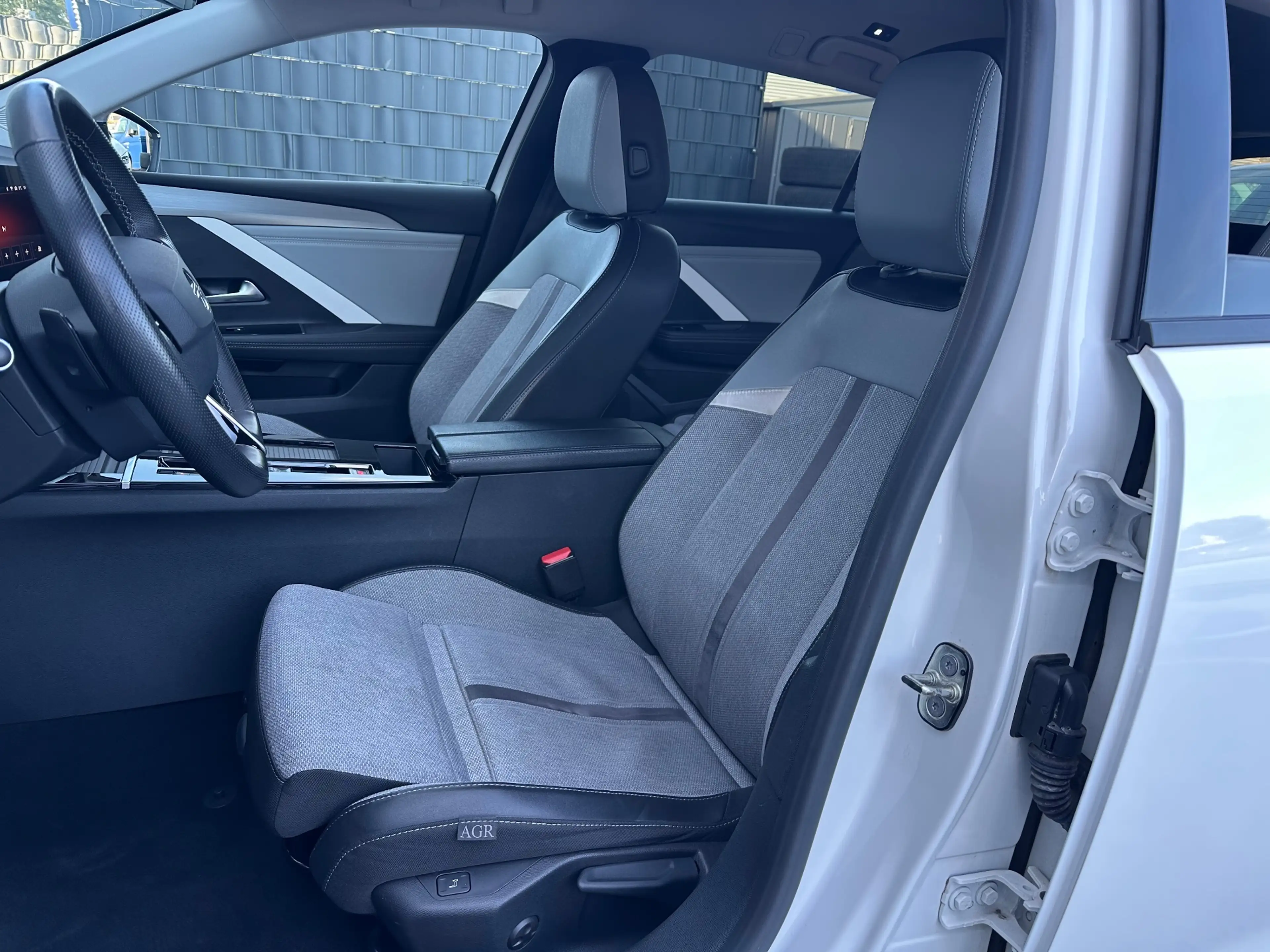Opel Astra SpT 1.5 D Aut. Business Elegance NAV+LED+VC+17ZO — photo 10