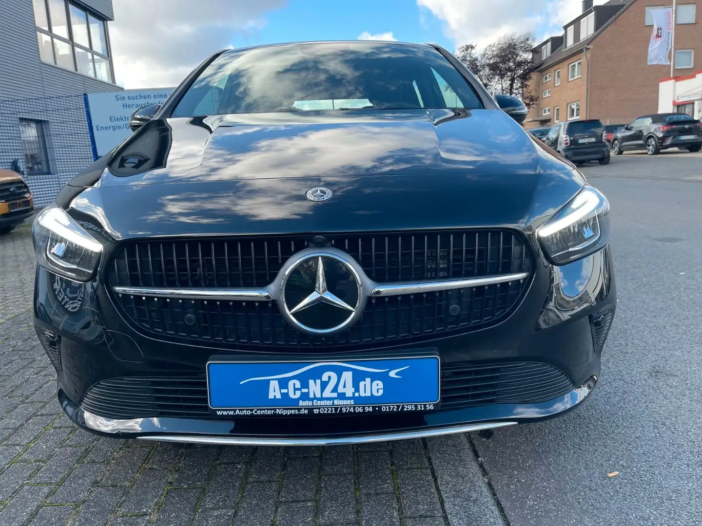 Mercedes-Benz B 180 d Kamera Leder Navi LED Spurhalte-Assisten Schwarz - 2