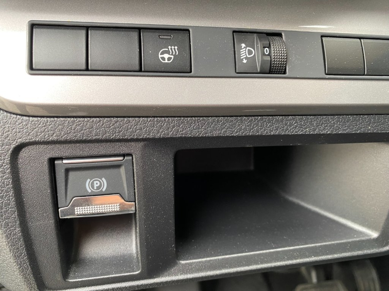 Citroen Jumpy DK Komfort Länge XL Diesel 180 Automatik — photo 12