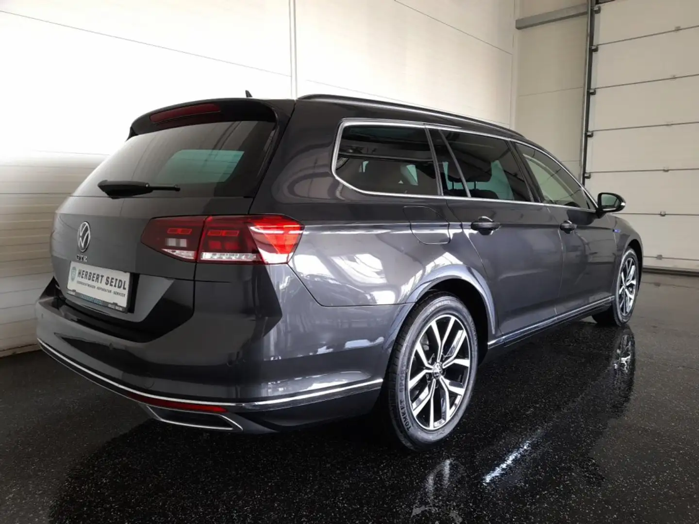 Volkswagen Passat Variant GTE PHEV DSG *17 ZOLL / LED / NAVI / ACC / KAMERA / SPORT MASSAGESITZ / VERKEHRSZEICHENASSIST* Grau - 2