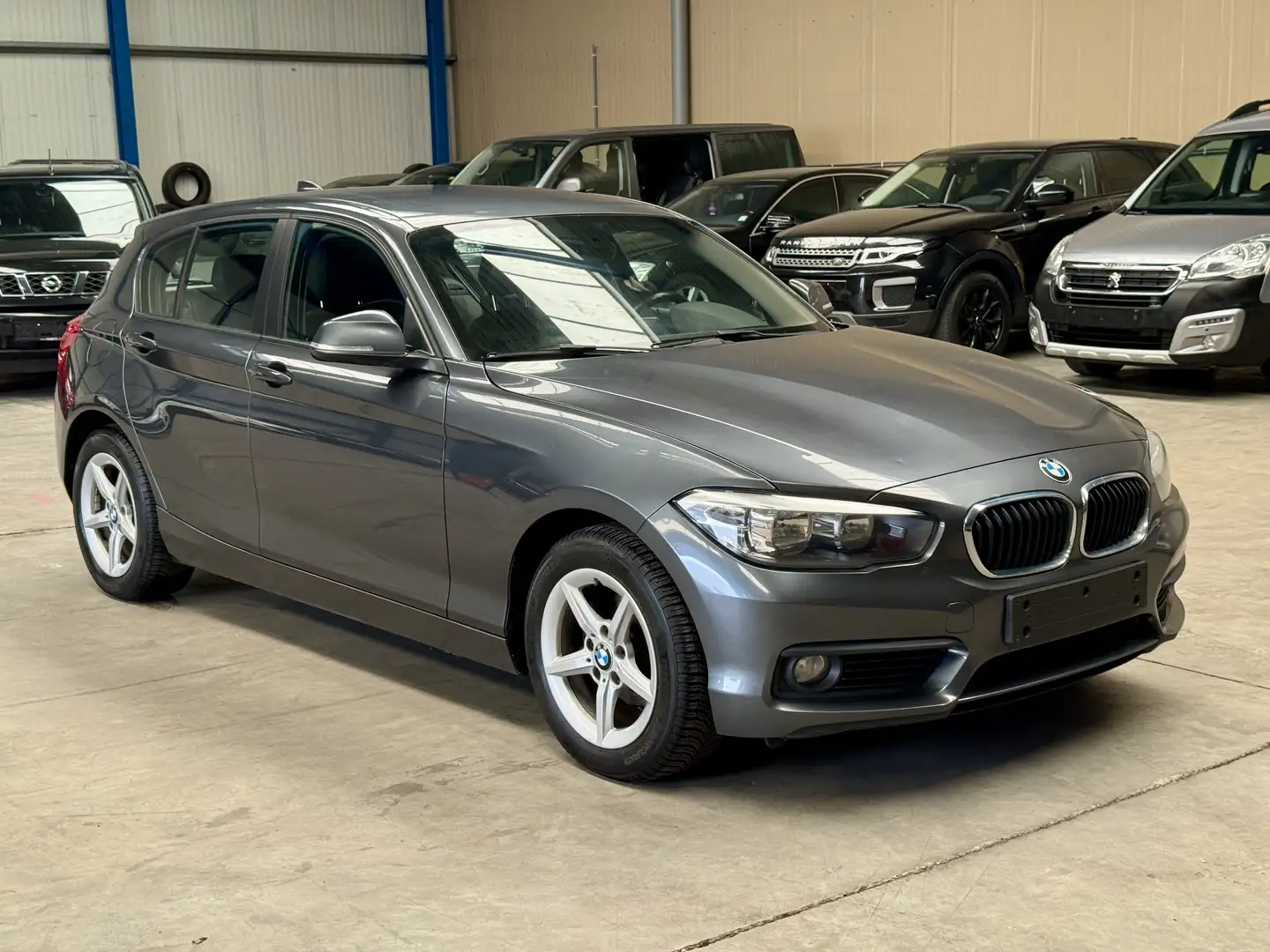 BMW 118 TVA compris Gris - 2