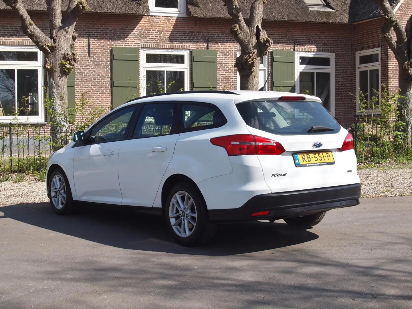 Ford Focus Wagon 1.0 Lease Edition | Nieuwe koppeling | Apple Blanc - 2