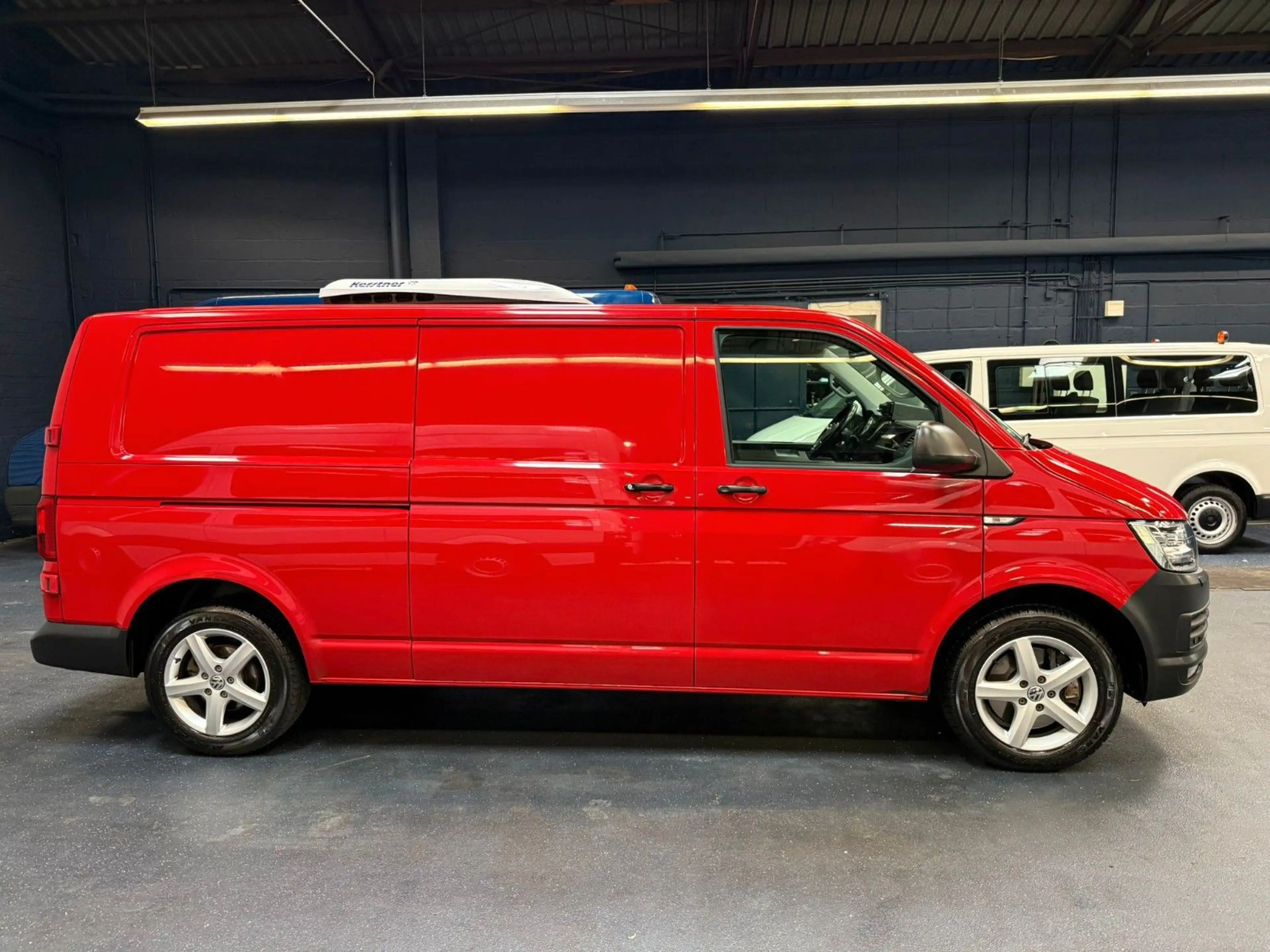 Volkswagen T6 Transporter T6 Kühlkastenwagen Kerstner Lang DSG ACC LED AHK — photo 9