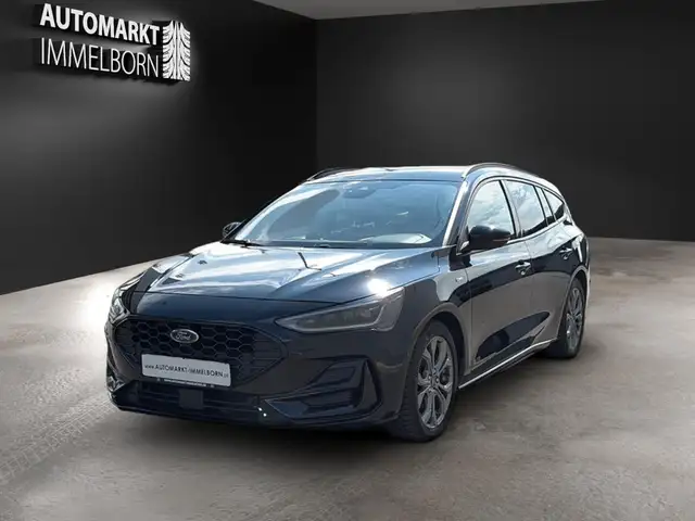 Ford Focus view 3
