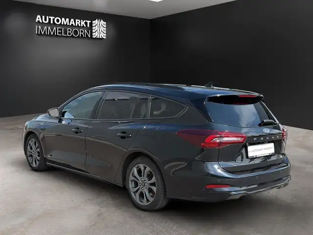 Ford Focus view 6