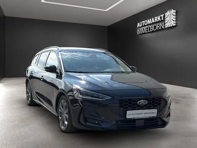 Ford Focus view 2