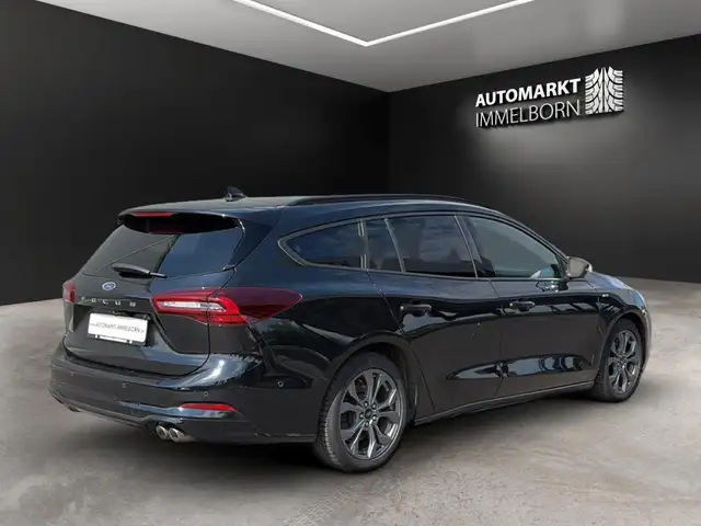 Ford Focus view 8