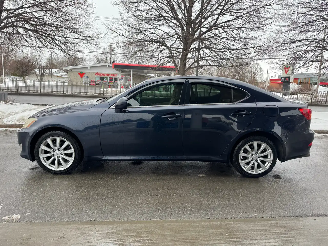 Lexus IS photo Lexus IS