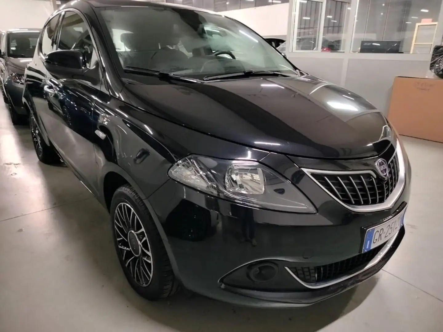 Lancia Ypsilon 1.0 70cv Hybrid Platino PROMO Nero - 2