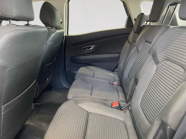 Renault Scenic view 8