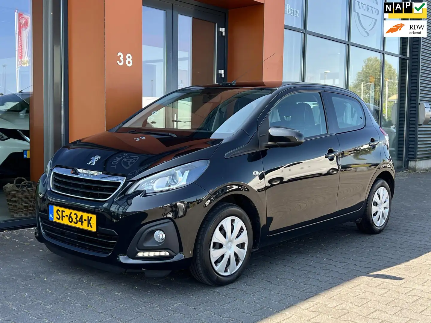 Peugeot 108 1.0 e-VTi Active|LED|Airco|BT|APK 04-2026|Aux-in Zwart - 1