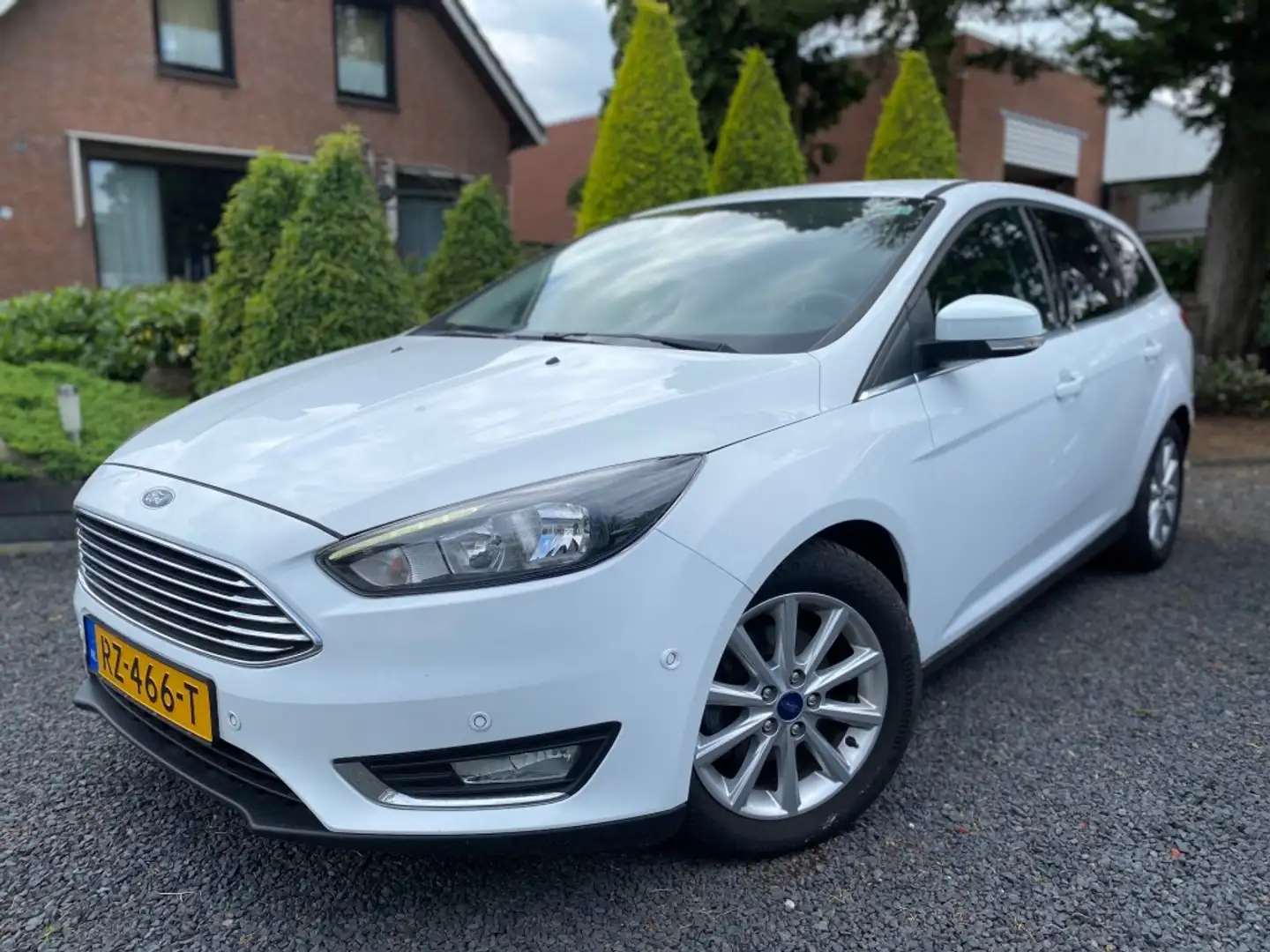 Ford Focus 1.5 TDCI TITANIUM Automaat Apple carplay ECC Keyle Wit - 1