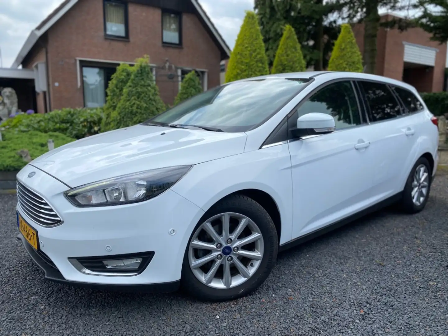 Ford Focus 1.5 TDCI TITANIUM Automaat Apple carplay ECC Keyle Wit - 2