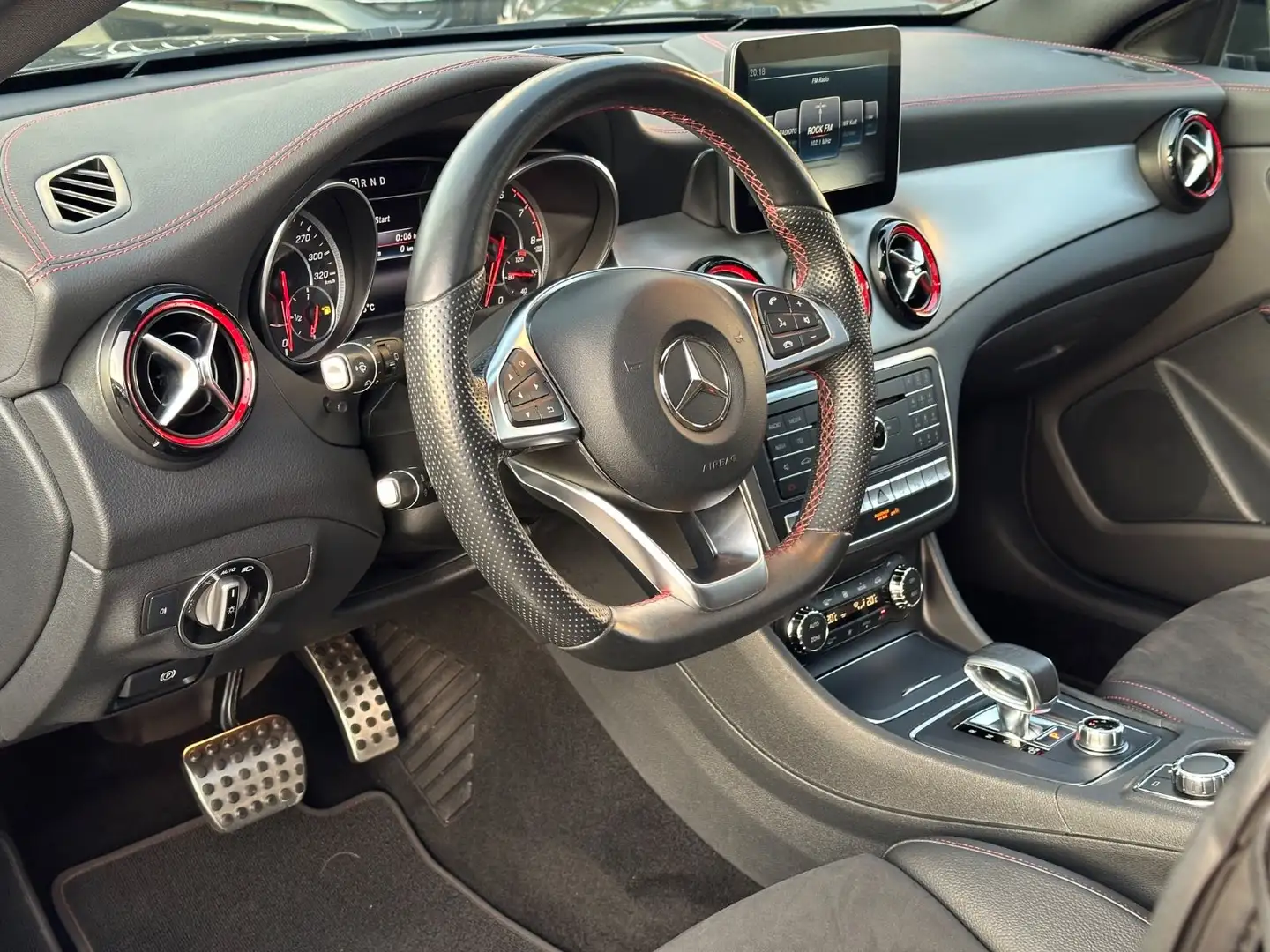Mercedes-Benz CLA 45 AMG SB 4Matic/Pano/Keyless/Perf. Abgas Noir - 2