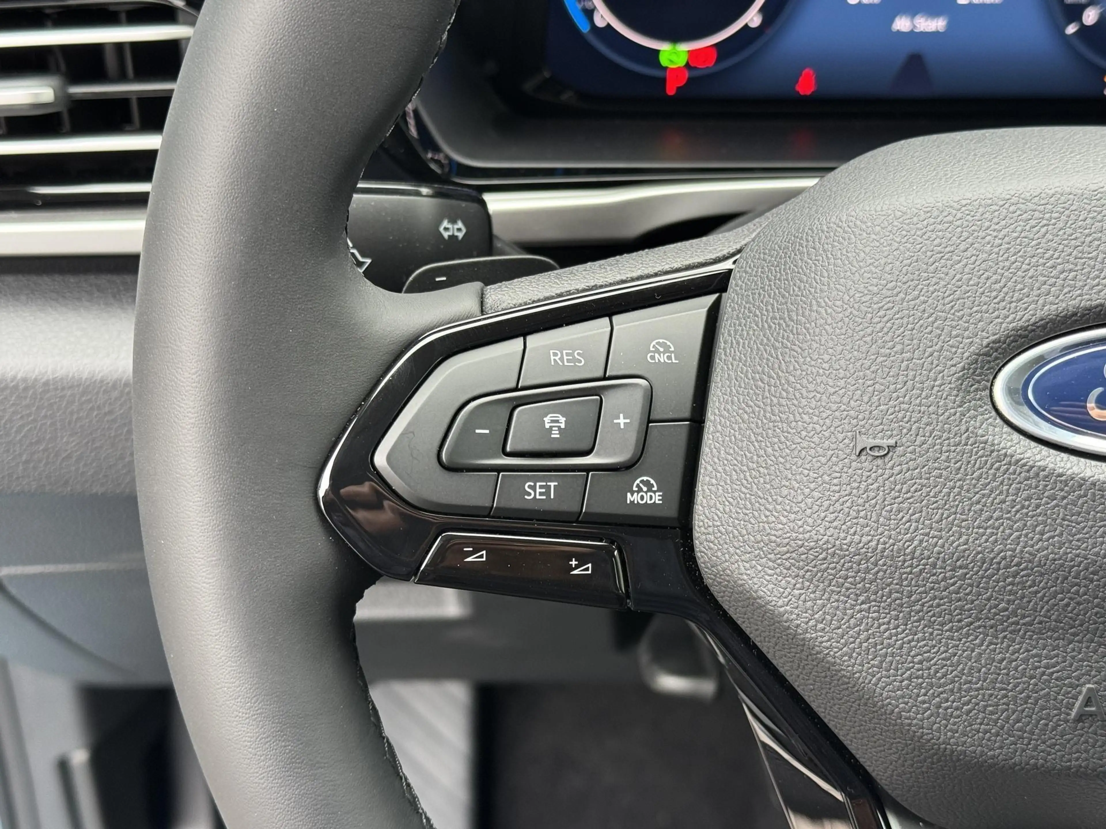 Ford Grand Tourneo Titanium 2,0 TDCI L2 7 Sitzer 2ZKlima LED Schei... — photo 12