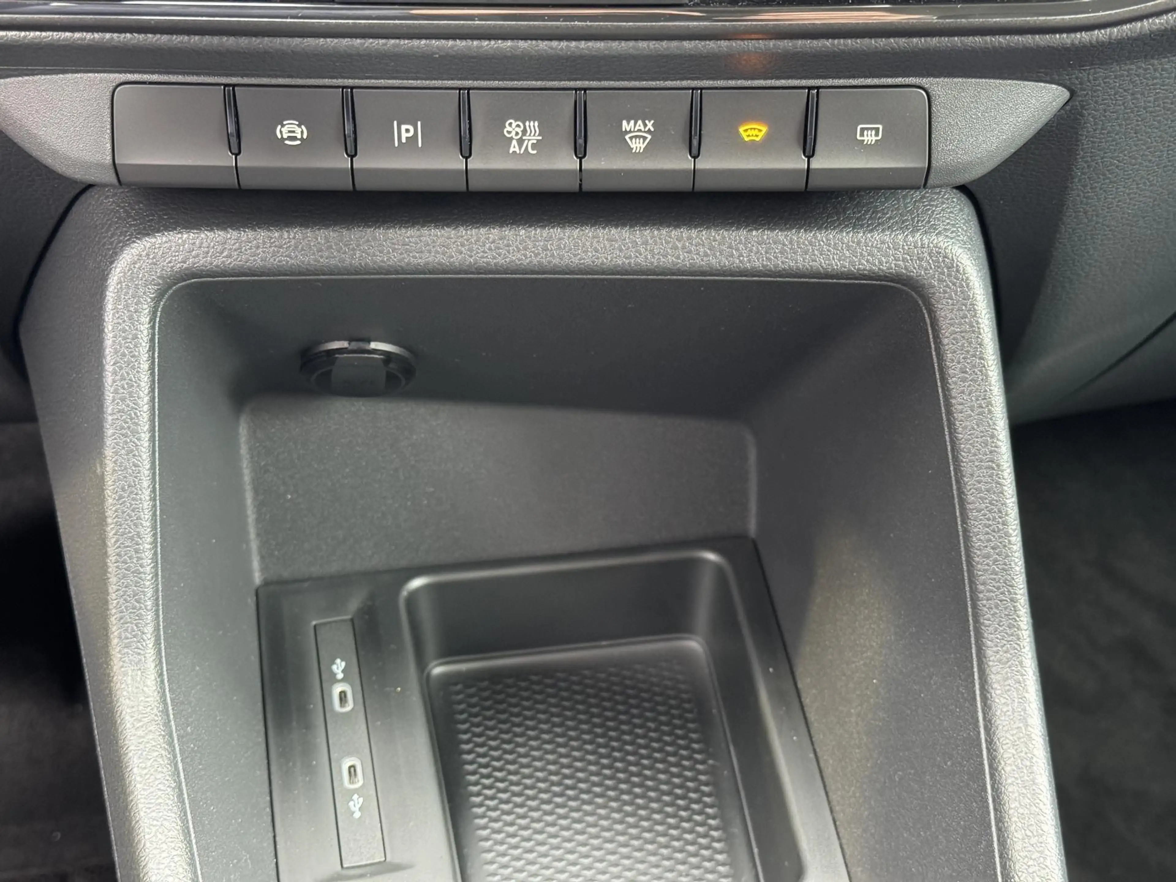 Ford Grand Tourneo Titanium 2,0 TDCI L2 7 Sitzer 2ZKlima LED Schei... — photo 15