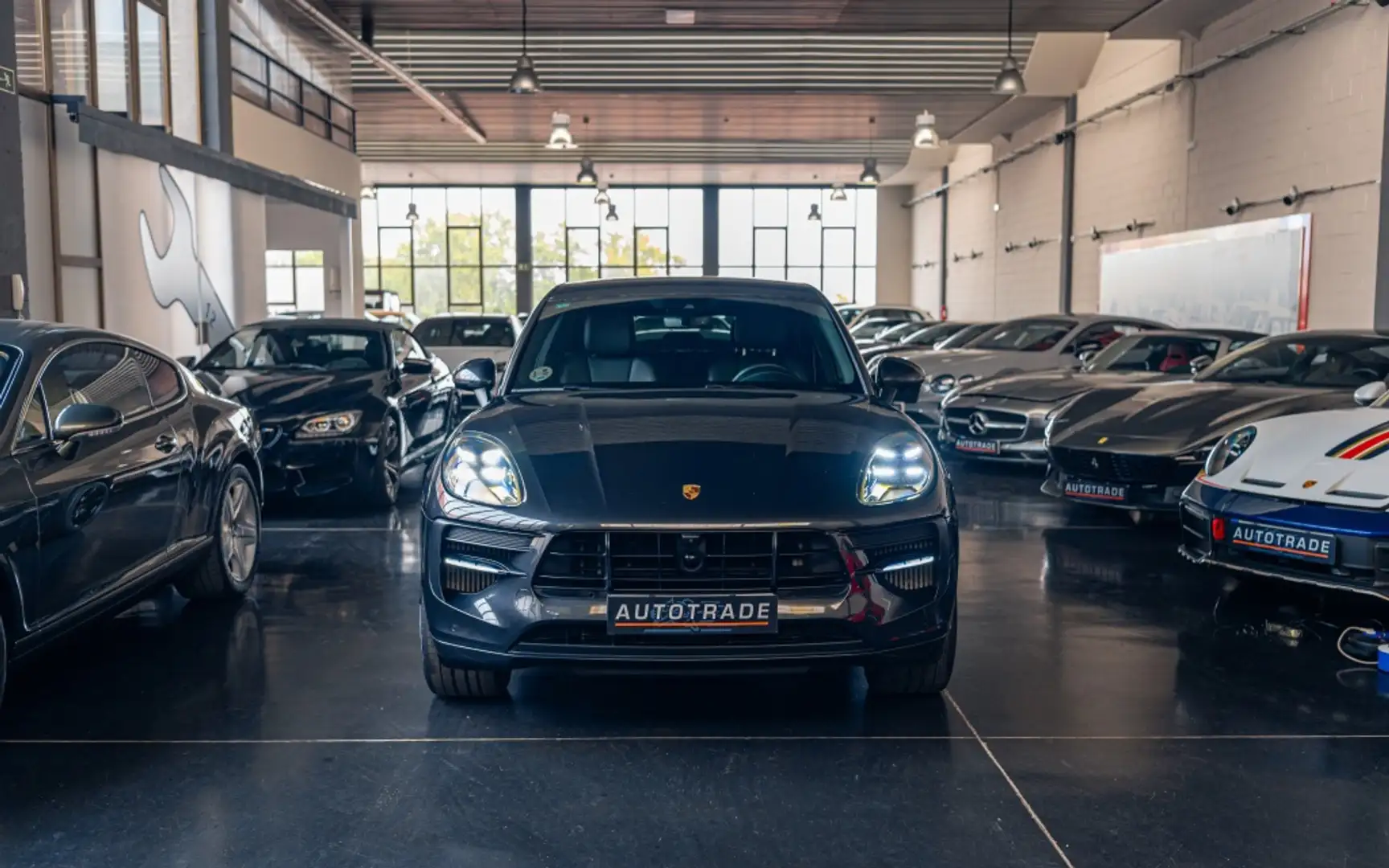 Porsche Macan GTS Aut. Grau - 2