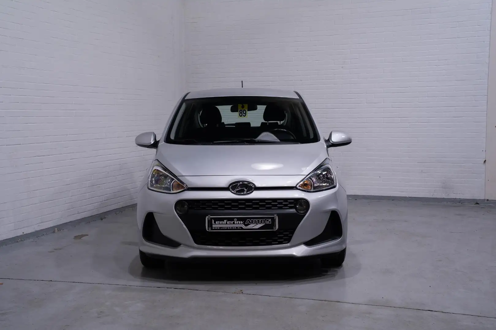 Hyundai i10 1.0i Trend Collor-edition Airco Cruise Stoel- en s Gris - 2