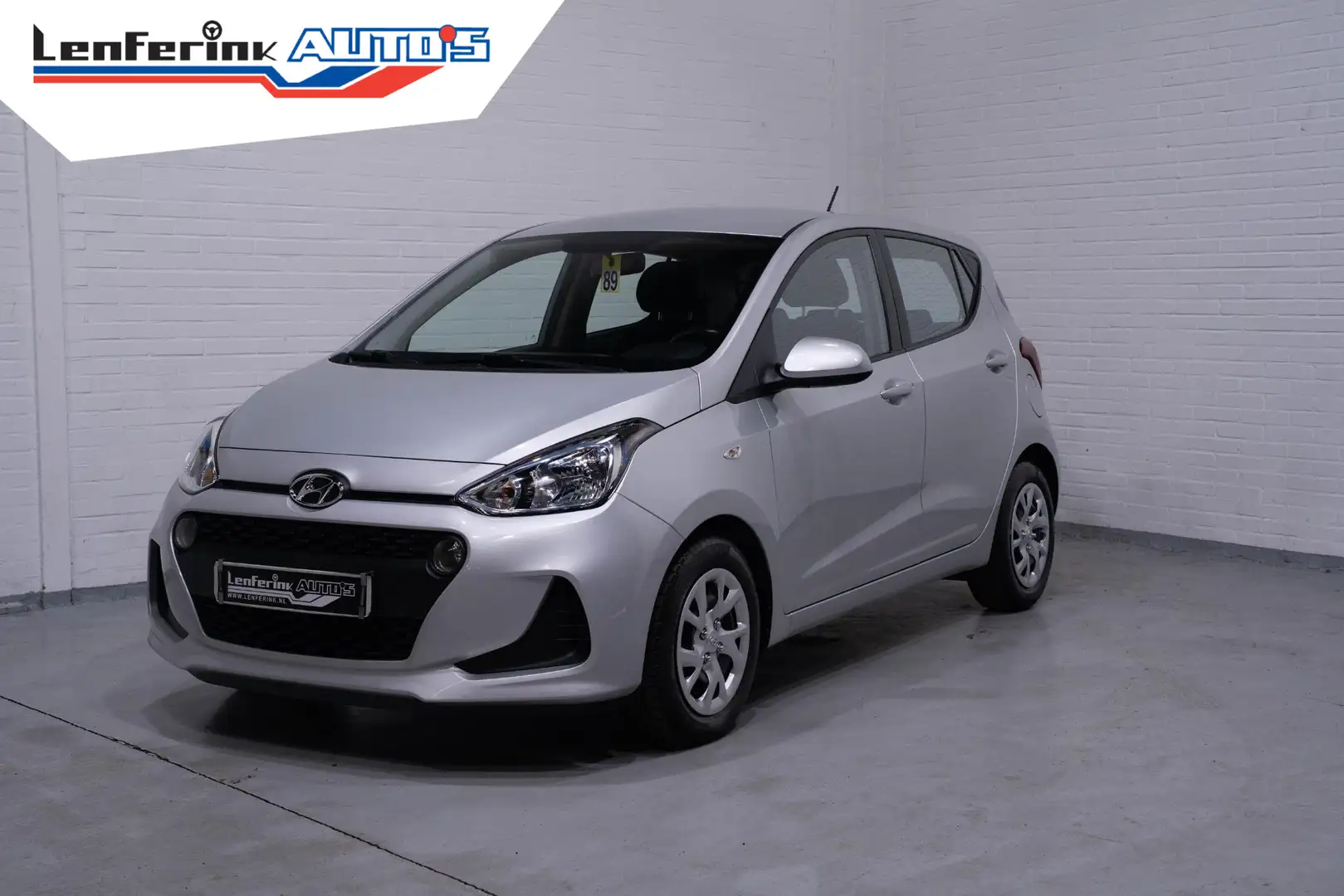 Hyundai i10 1.0i Trend Collor-edition Airco Cruise Stoel- en s Grau - 1