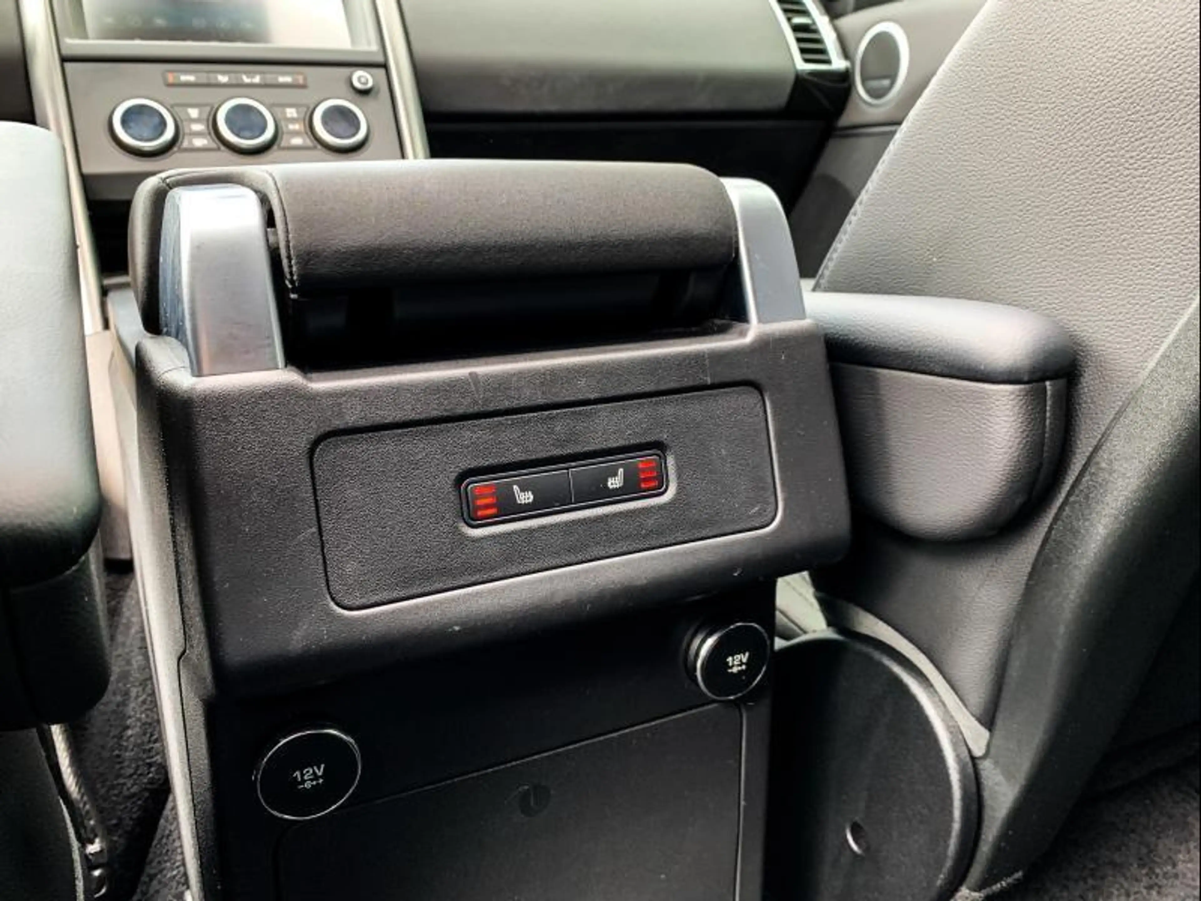 Land Rover Discovery Landmark Edition 250D — photo 15