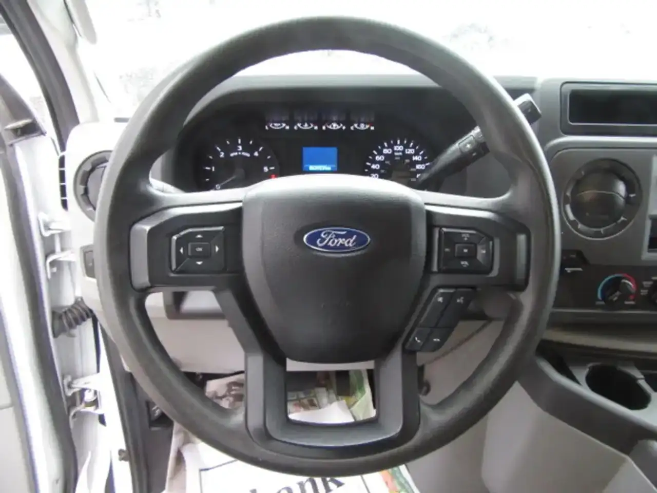 Ford E-Series снимка Ford E-Series
