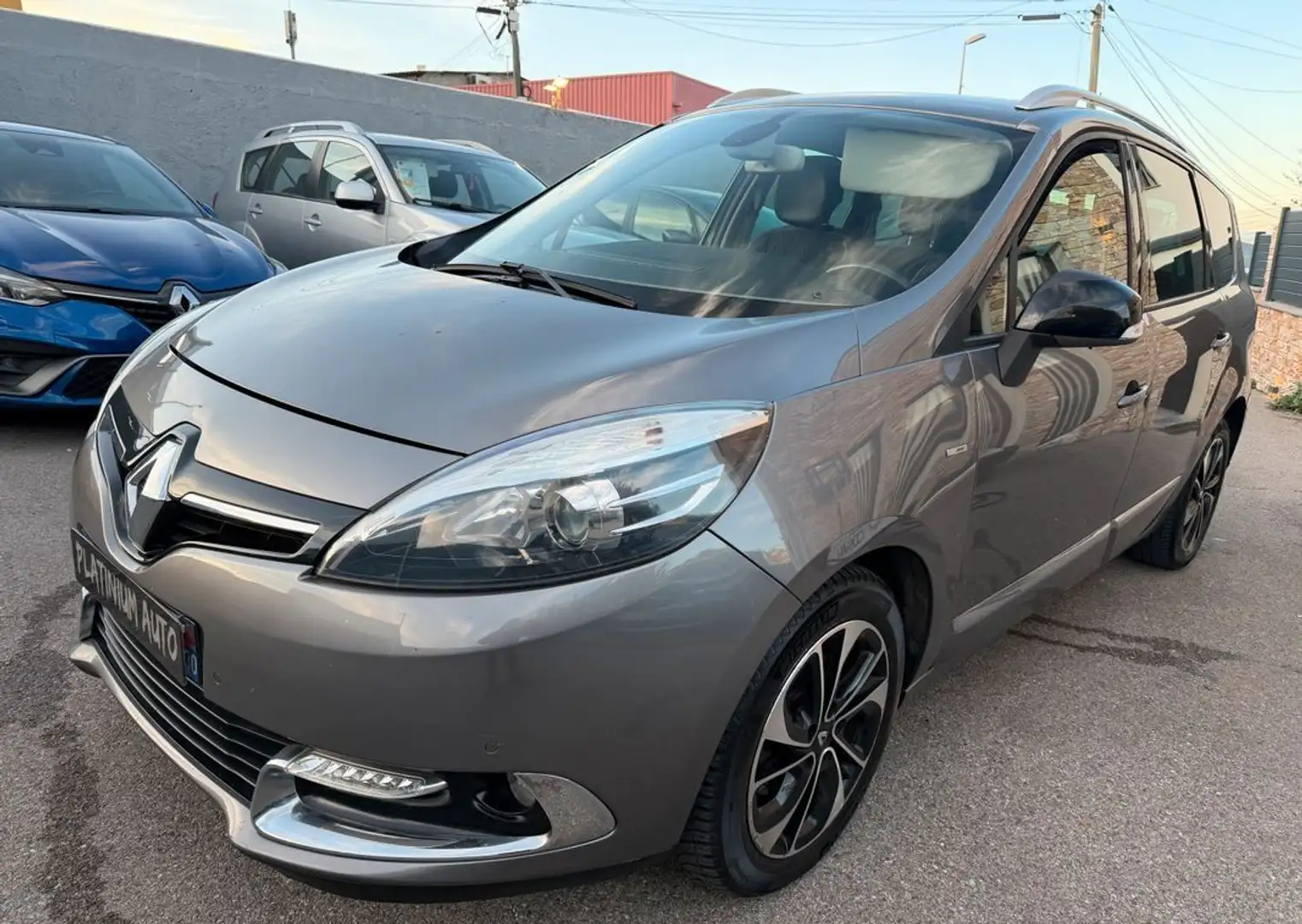Renault Grand Scenic 3 (3) 1.6 DCI 130 Bose 7PL Gris - 2
