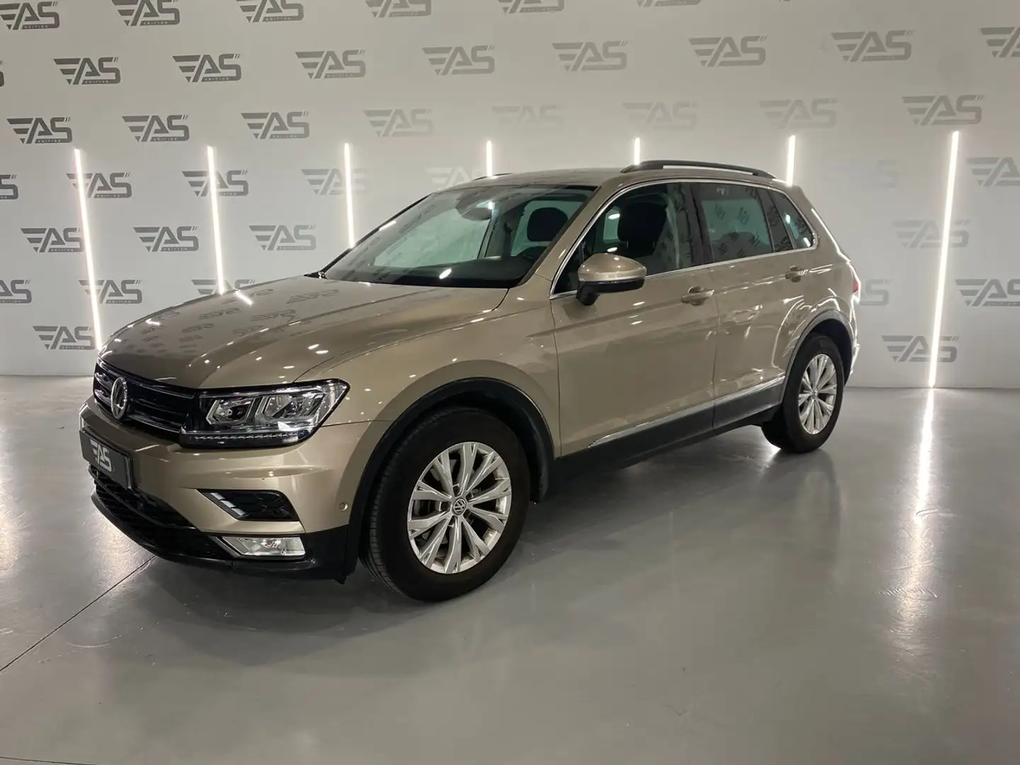 Volkswagen Tiguan 2.0TDI Sport 4Motion DSG 110kW Beige - 1